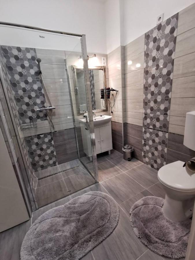 Foglal-lak Apartment *